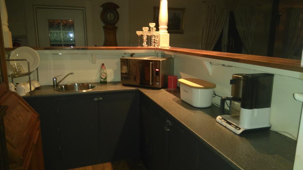 Byskolansvandrarhem Bronnestad Ngoại thất bức ảnh